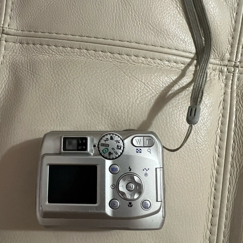 Nikon Coolpix 3200 3.2MP Digital Camera